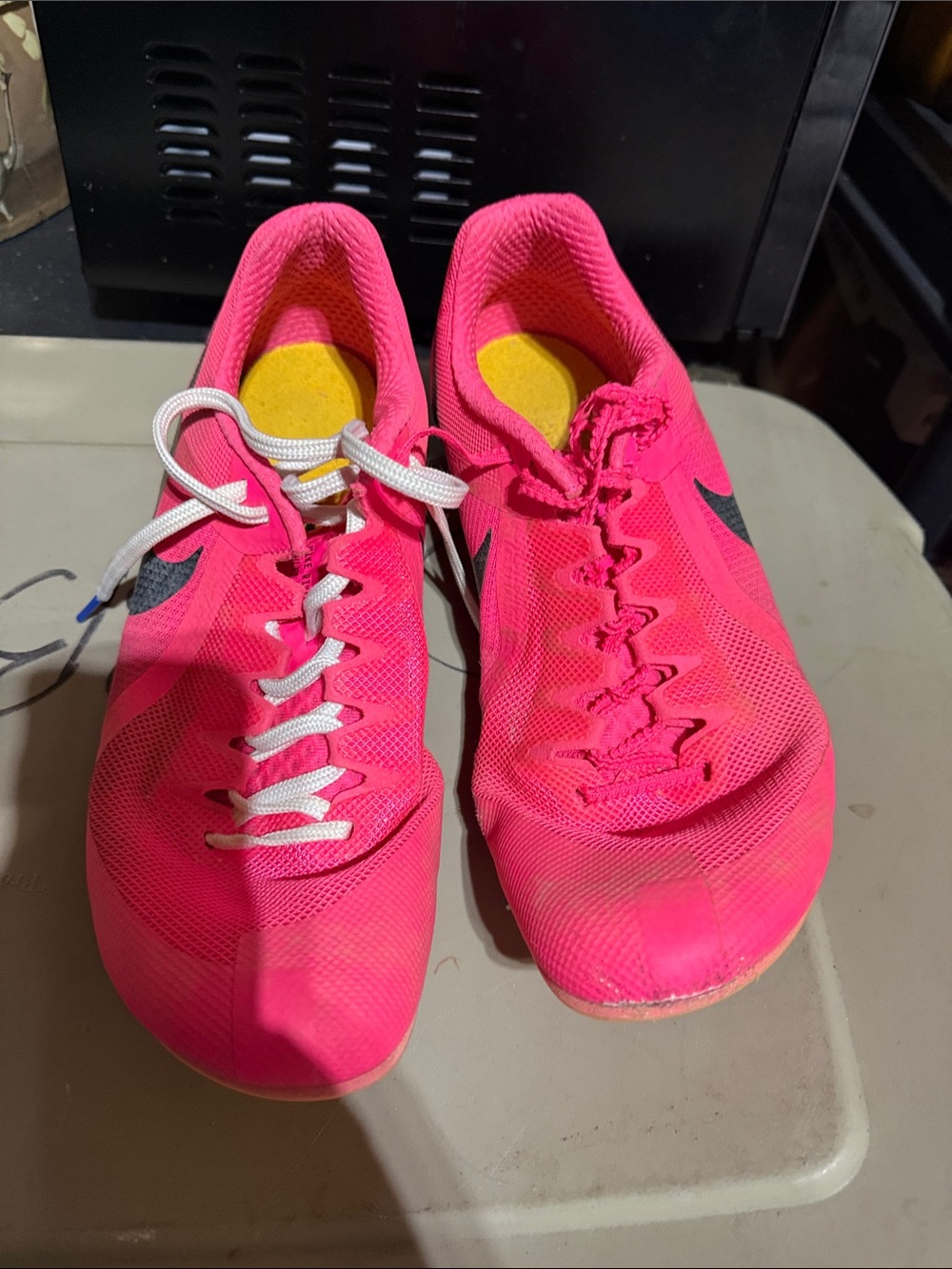 Men’s Athletic Running Shoes in Bright Pink